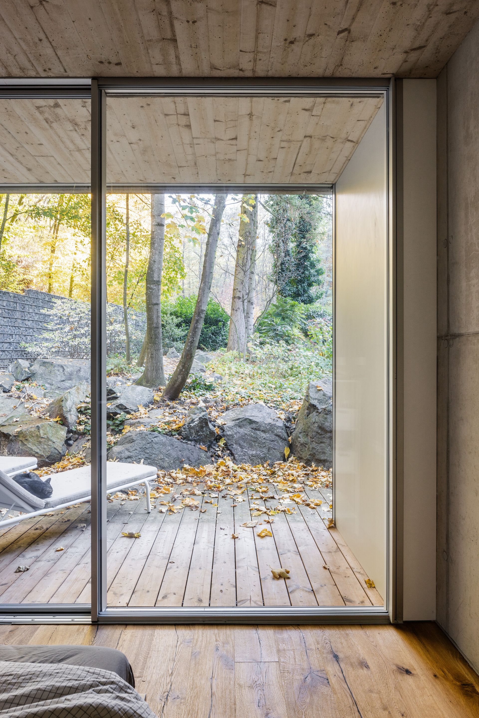 Views from within give the impression of spectacular solitude in nature