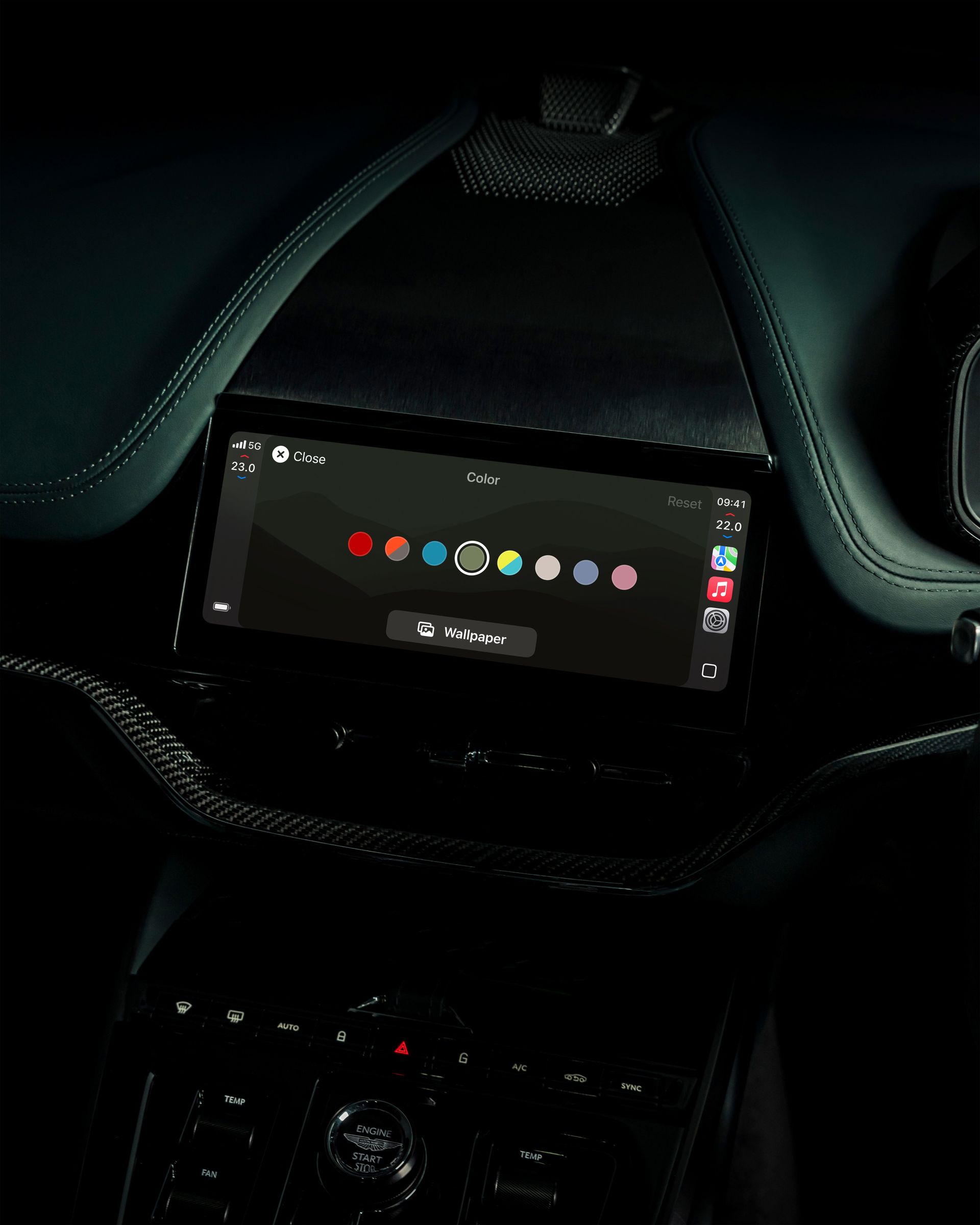 Apple CarPlay Ultra in the Aston Martin DBX707